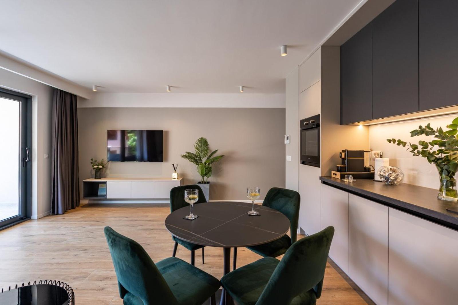 Apartments Maria Затон Екстер'єр фото